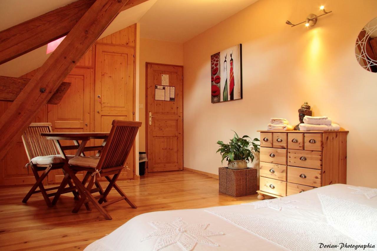 Châteauneuf-de-Randon La Pierre Trouee Chambre D'Hotes المظهر الخارجي الصورة