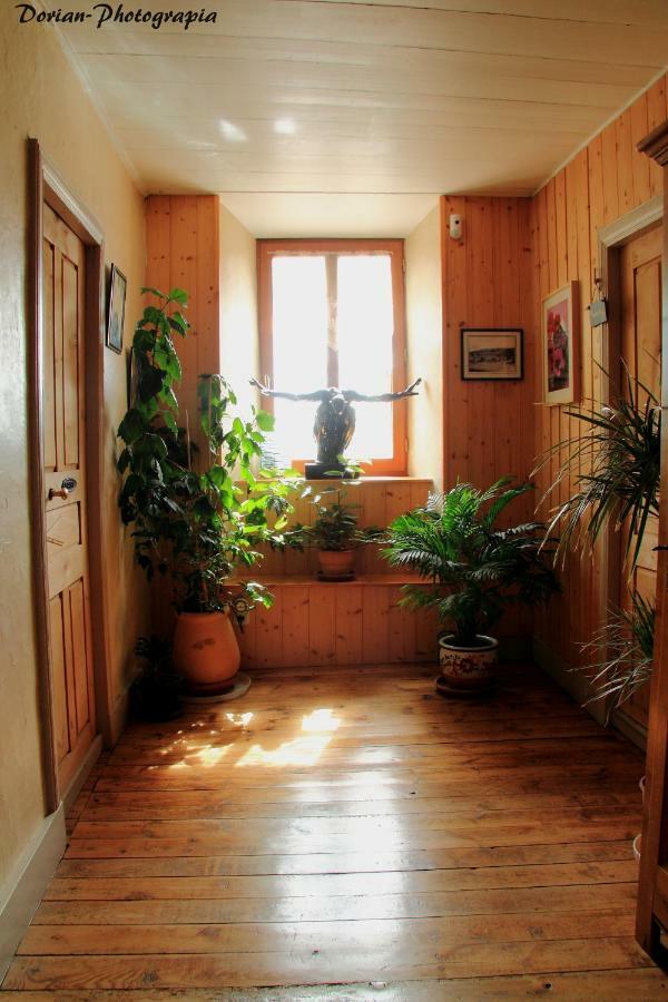 Châteauneuf-de-Randon La Pierre Trouee Chambre D'Hotes المظهر الخارجي الصورة