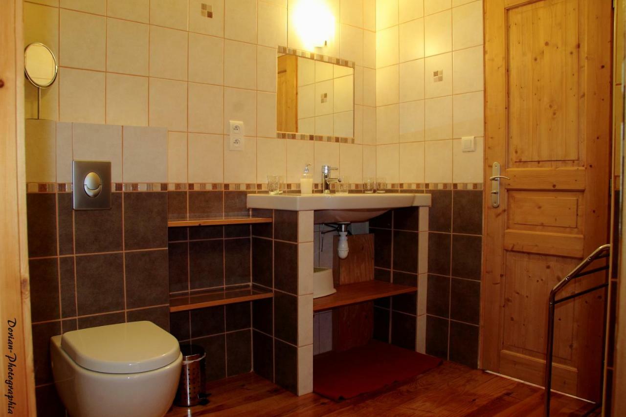 Châteauneuf-de-Randon La Pierre Trouee Chambre D'Hotes المظهر الخارجي الصورة